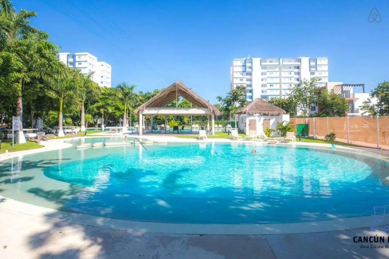 Liverte Luxury Condos Cancún Appartement